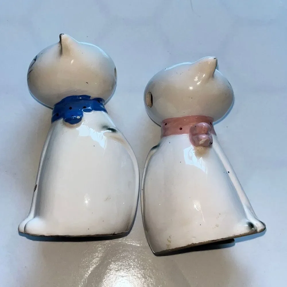 Vintage Holt Howard Cuddle Cats Salt & Pepper Shakers